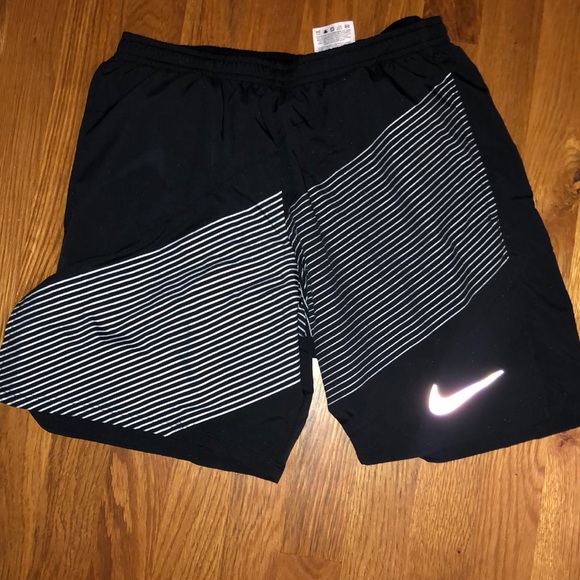 mens nike shorts with spandex built in